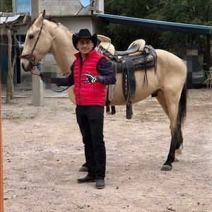 Meet your Posher, Beni